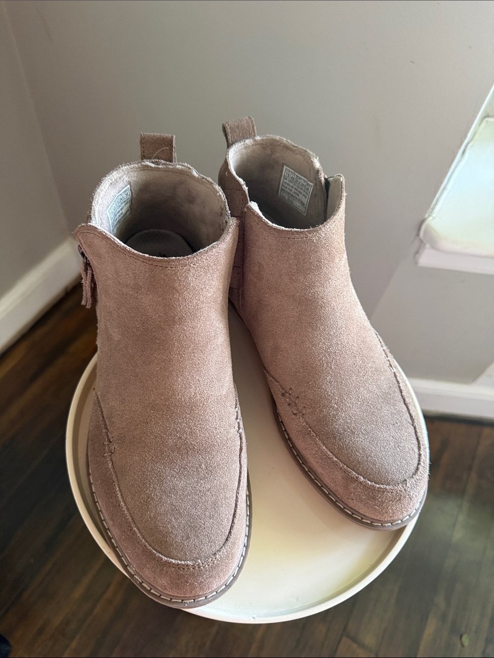 Skechers Slip-On Sneakers in Dusty tan